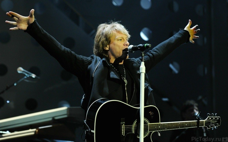 Відомий факт, що Jon Bon Jovi хоче бути похованим під пісню «In My Life» групи «The Beatles»